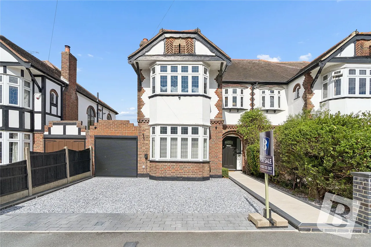 Repton Avenue, Gidea Park, RM2, photo 16