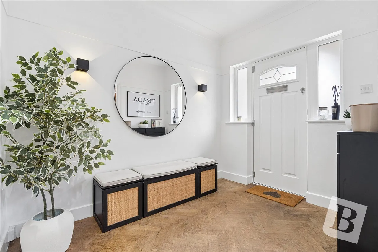 Repton Avenue, Gidea Park, RM2, photo 8