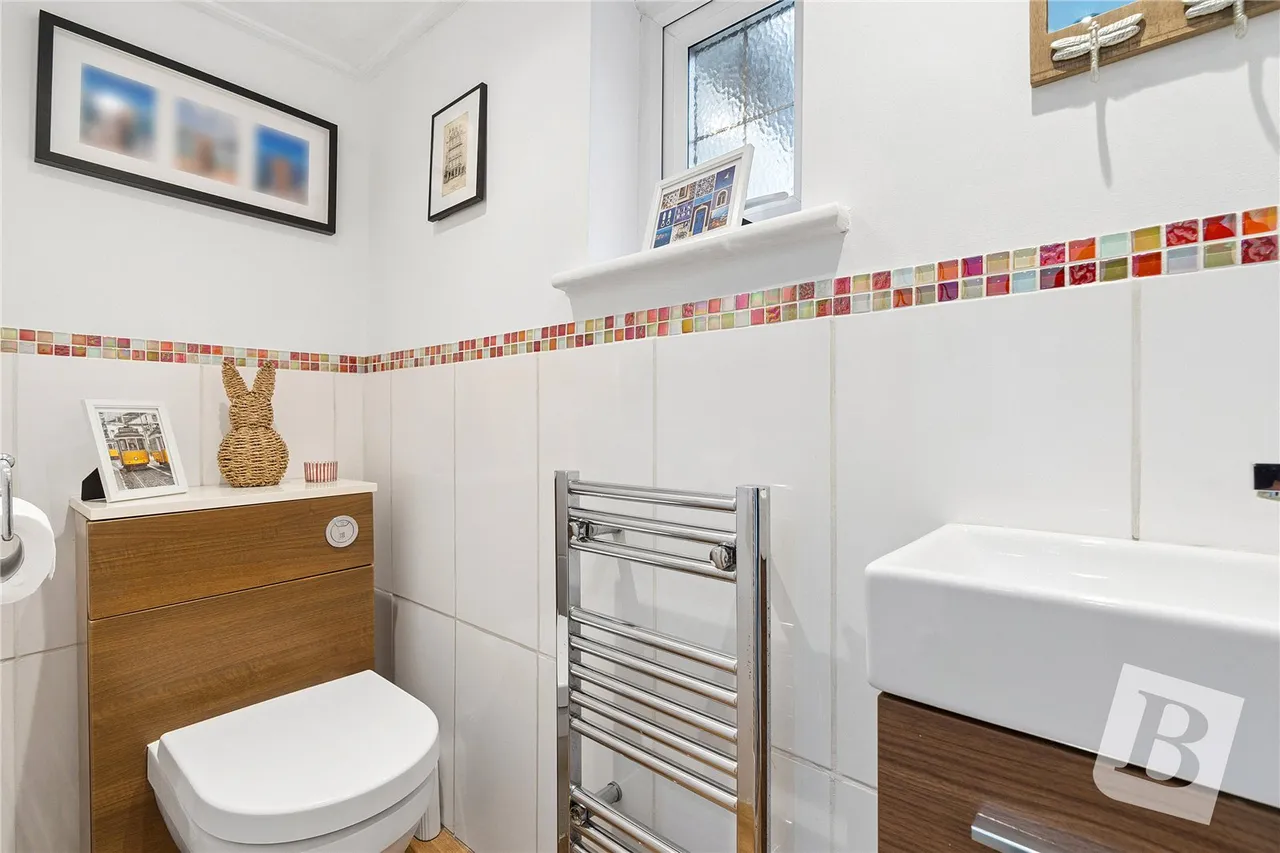 Repton Avenue, Gidea Park, RM2, photo 17