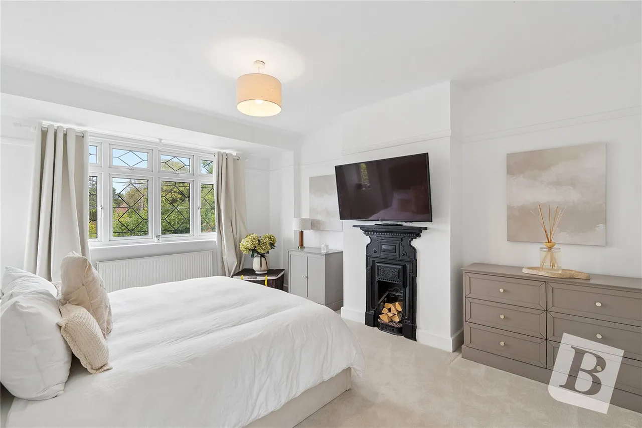 Repton Avenue, Gidea Park, RM2, photo 4