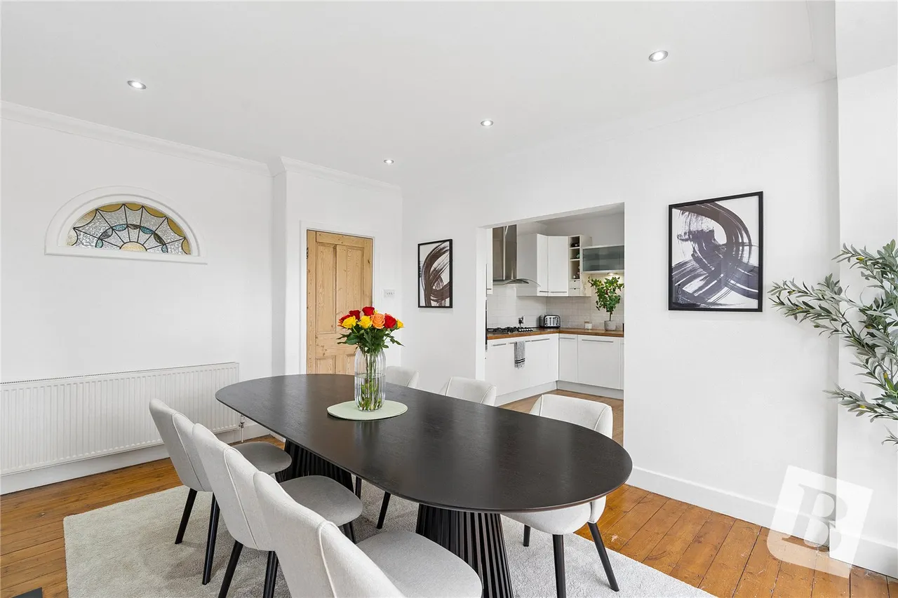 Repton Avenue, Gidea Park, RM2, photo 13