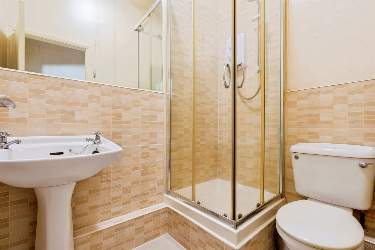 Farncombe Road, Worthing, BN11, photo 8