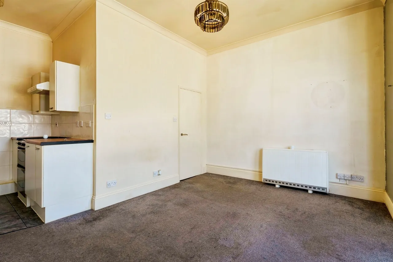 Farncombe Road, Worthing, BN11, photo 3