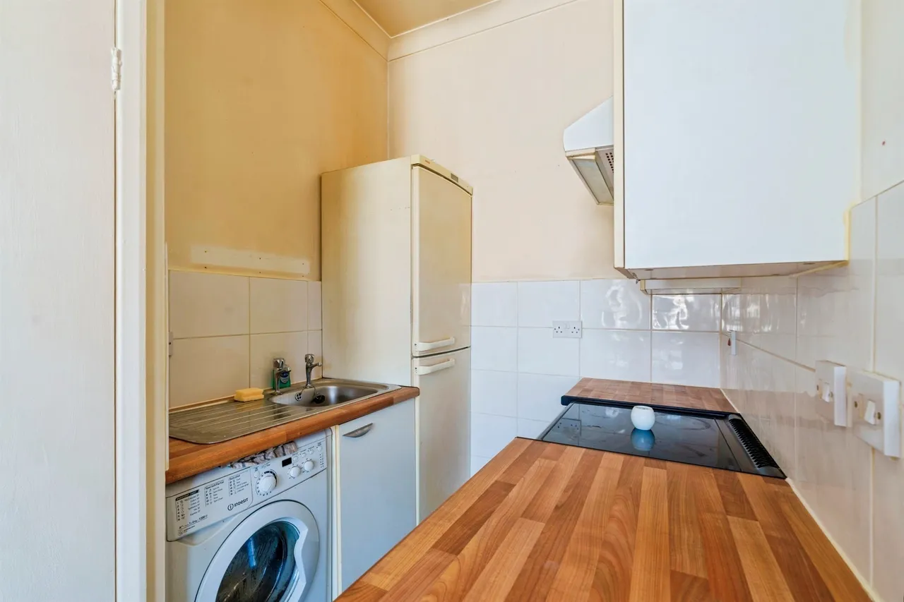 Farncombe Road, Worthing, BN11, photo 5