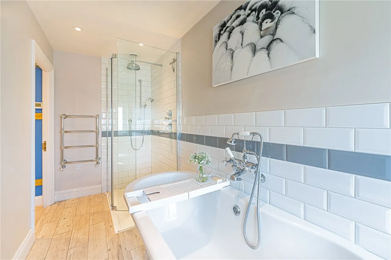 Station Road, Hampton, Middlesex, TW12 2BT, photo 11