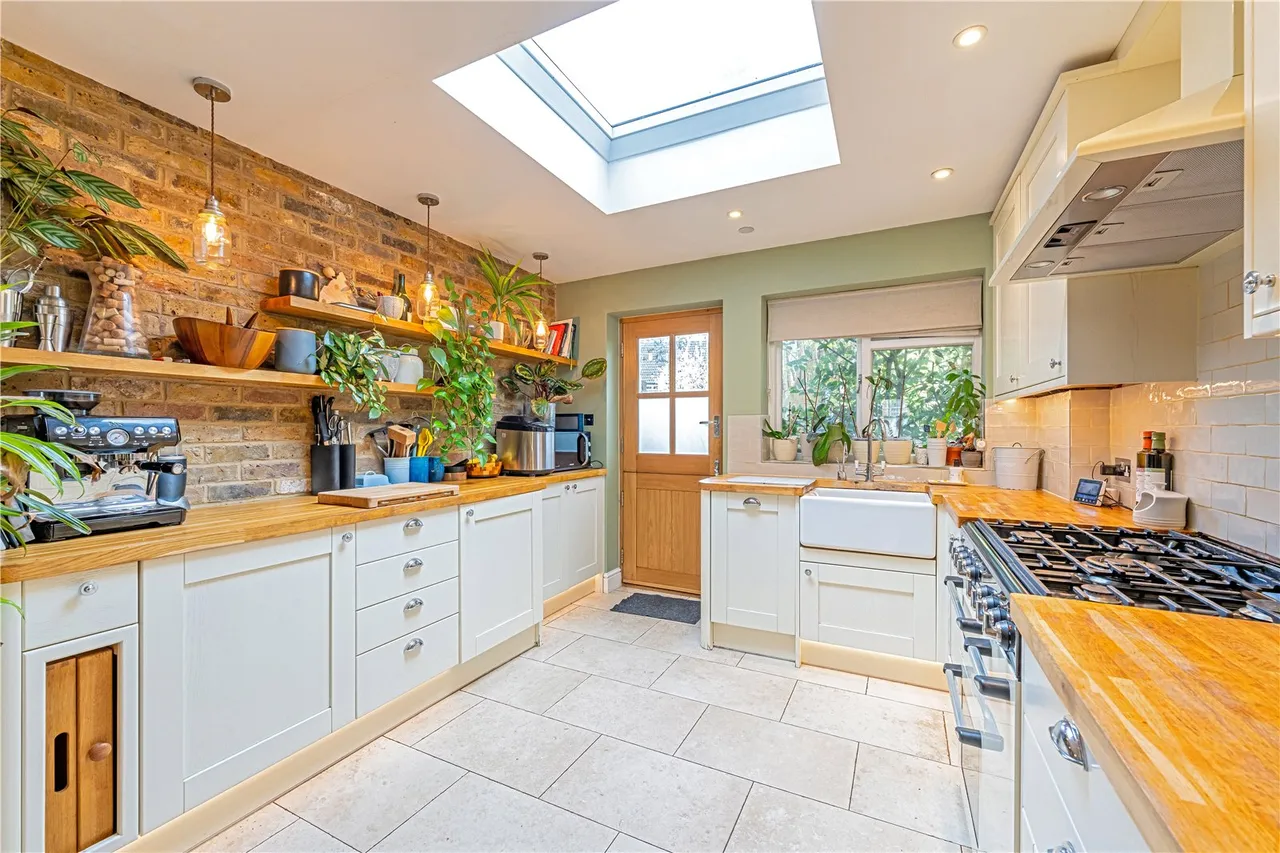 Station Road, Hampton, Middlesex, TW12 2BT, photo 6