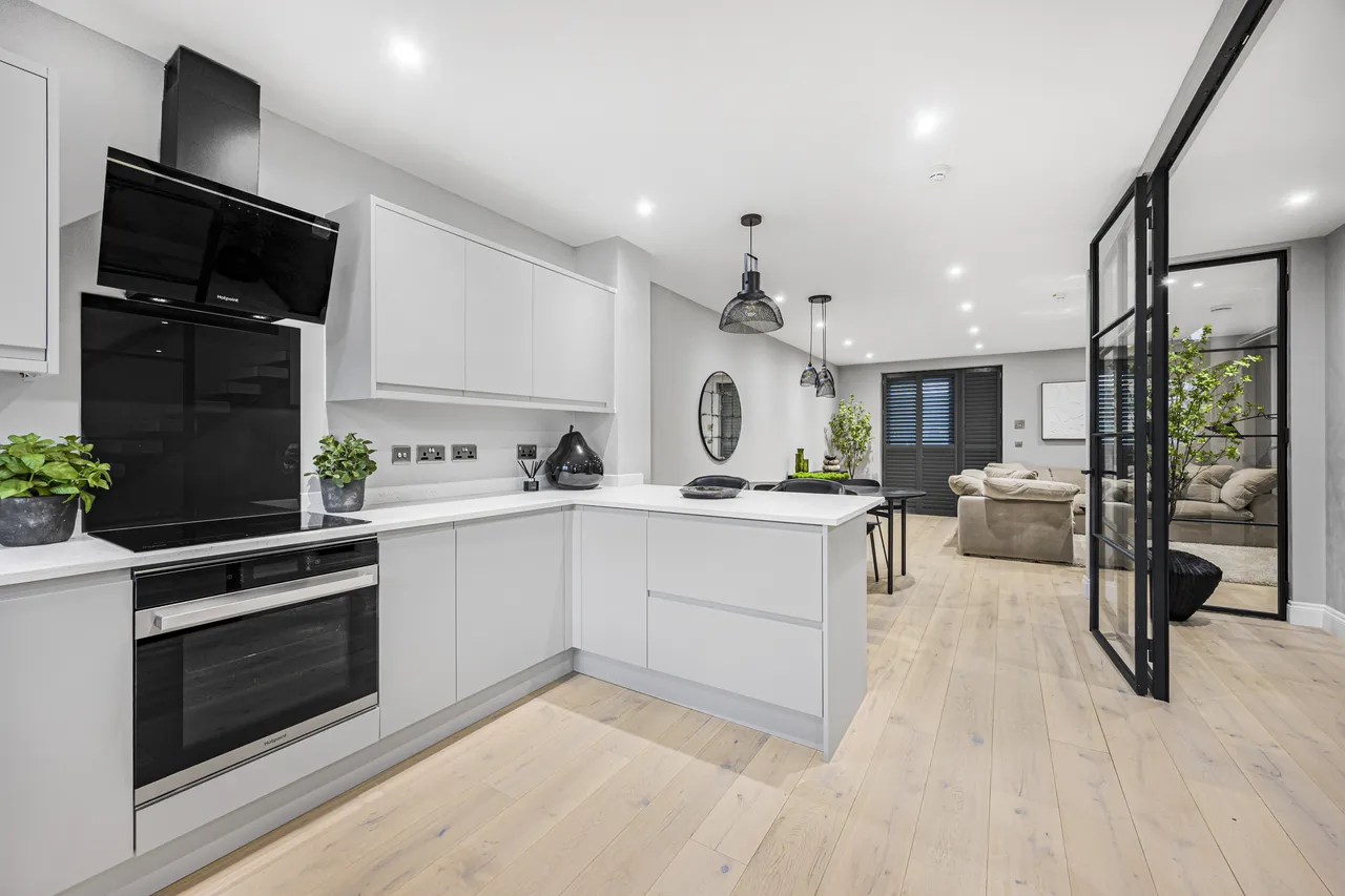 Carlton Street, Cheltenham, GL52, photo 4
