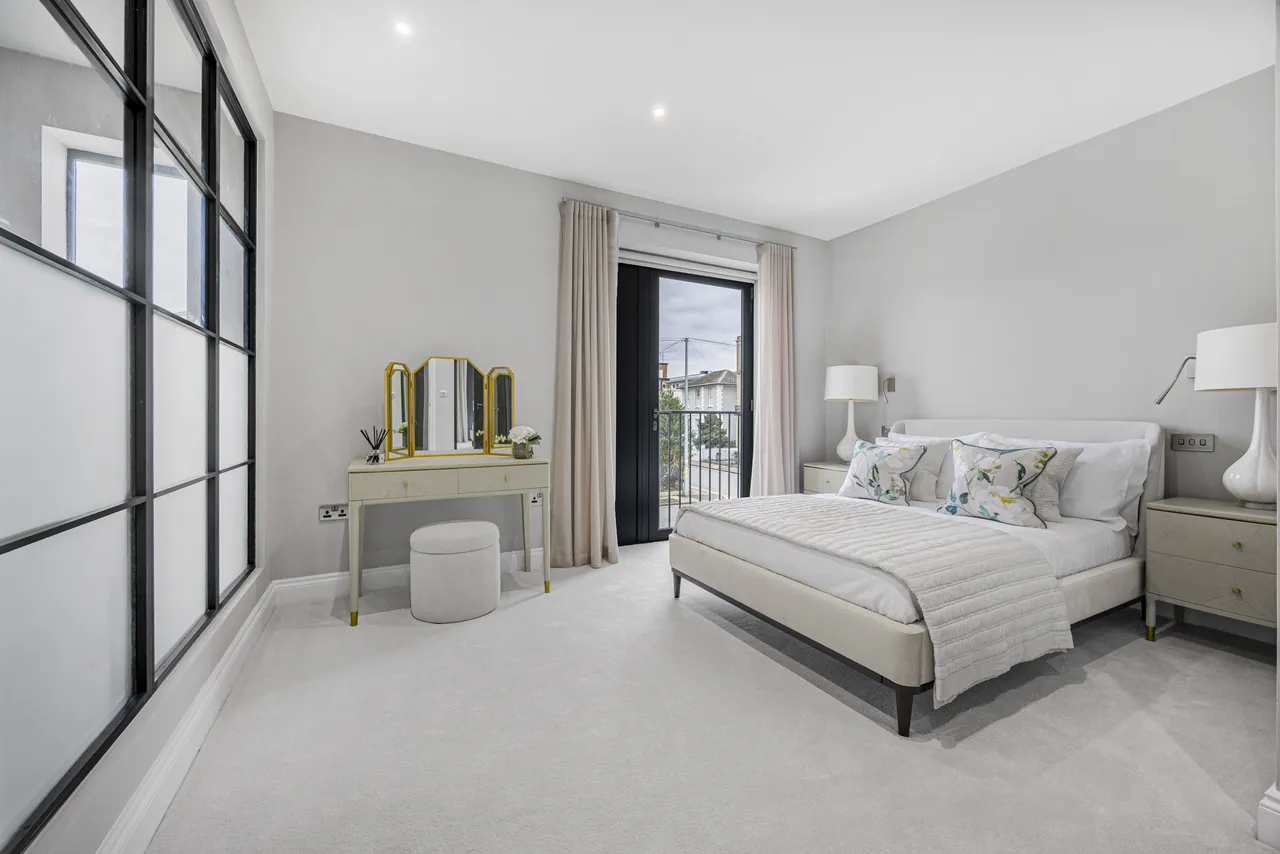 Carlton Street, Cheltenham, GL52, photo 5