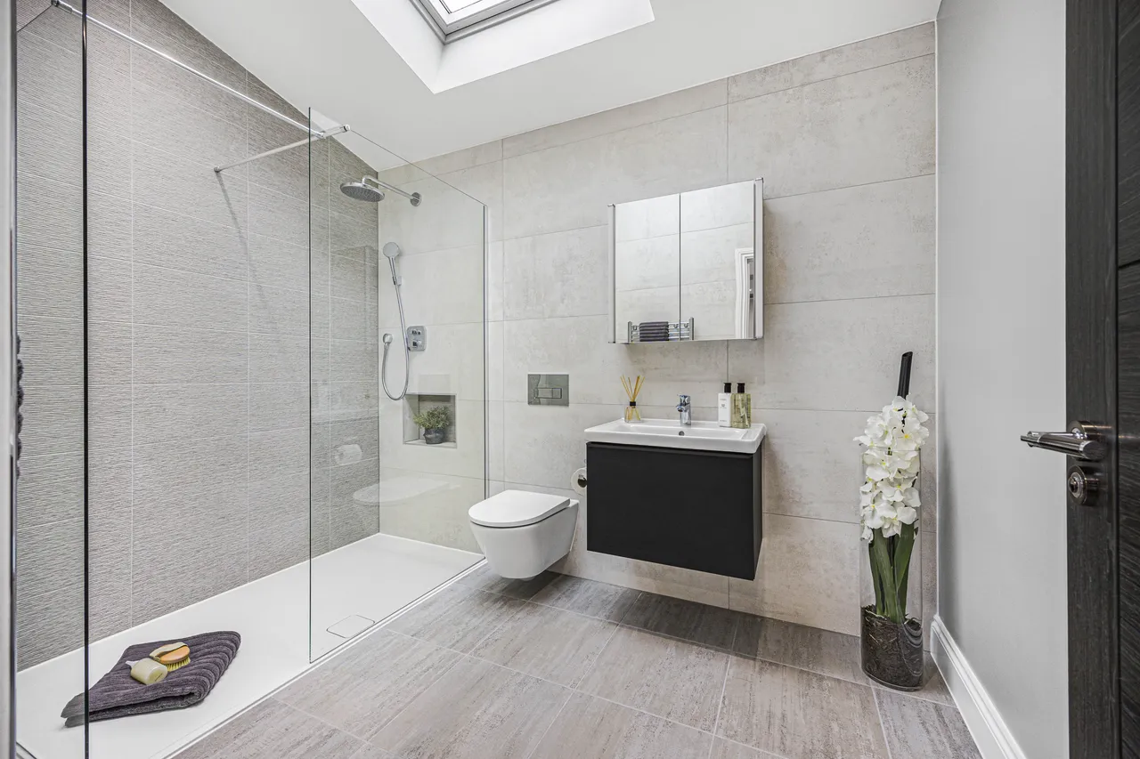 Carlton Street, Cheltenham, GL52, photo 8
