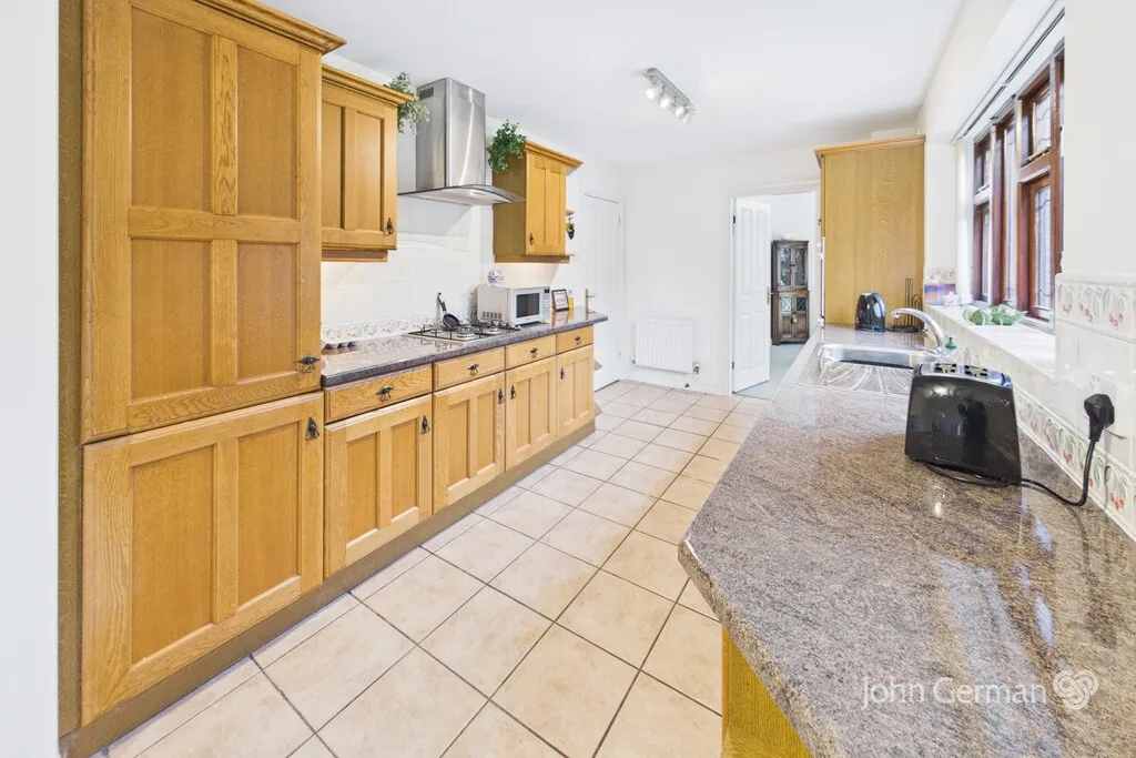 Fradgley Court, Bramshall, photo 10