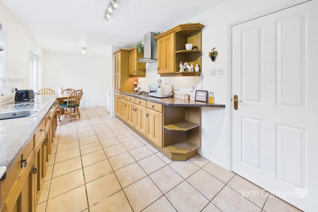 Fradgley Court, Bramshall, photo 11
