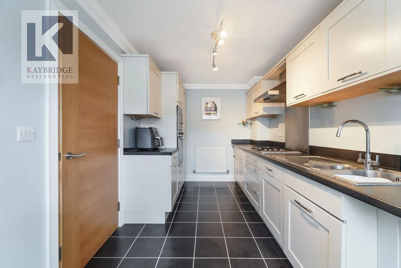 Millais Crescent, Epsom, KT19, photo 5