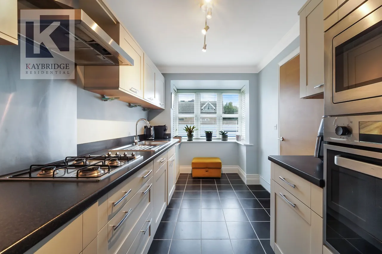Millais Crescent, Epsom, KT19, photo 6