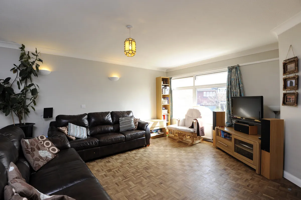 Manor Gardens, Godalming, GU7, photo 2