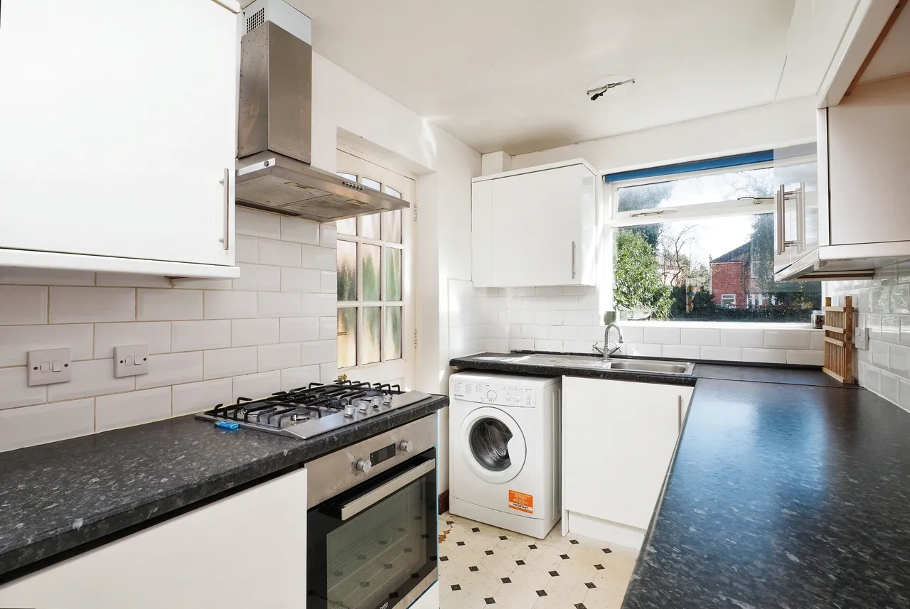 Lower Road, Beeston, Nottingham, Nottinghamshire, NG9, photo 2