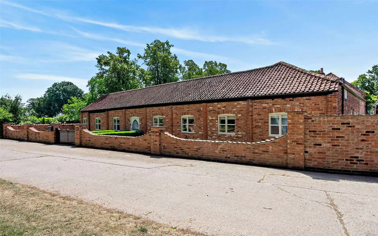 Brant Lodge, Stragglethorpe, LN5, photo 20