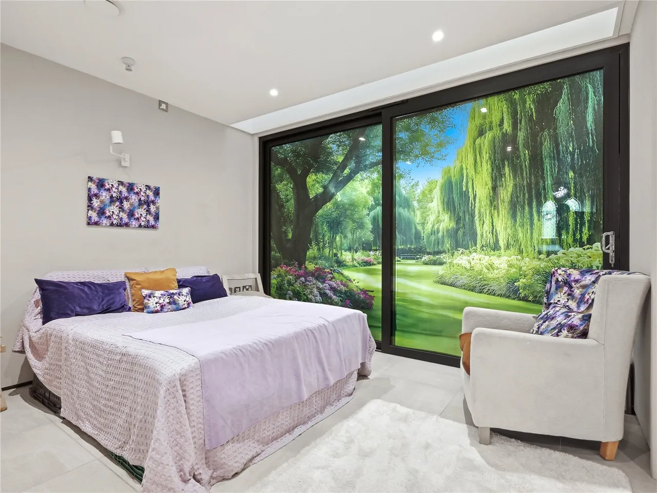A remarkable former chapel where breathtaking ecclesiastical architecture meets luxurious contemporary living, set withi, photo 9
