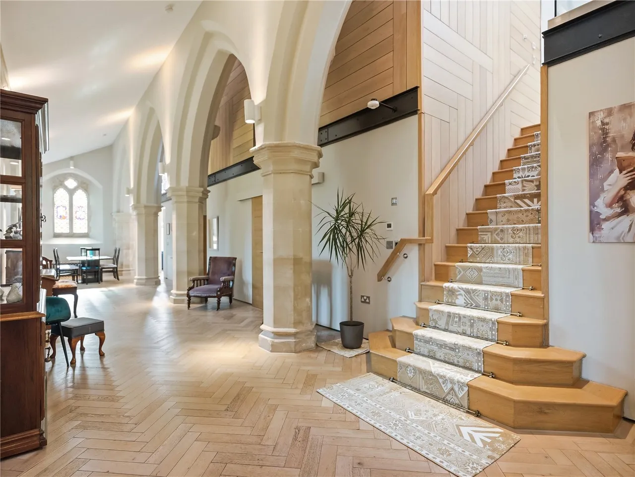A remarkable former chapel where breathtaking ecclesiastical architecture meets luxurious contemporary living, set withi, photo 17