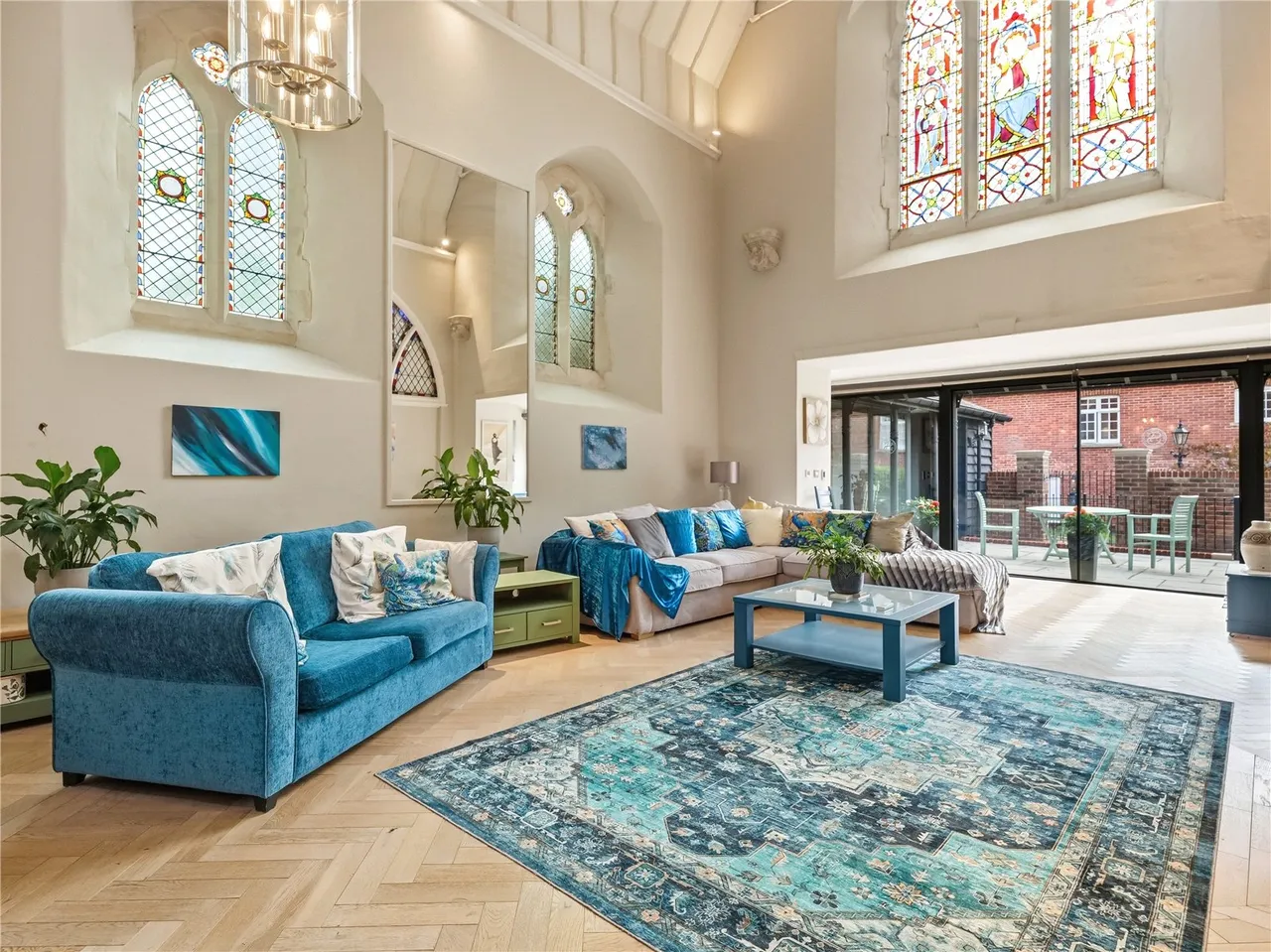 A remarkable former chapel where breathtaking ecclesiastical architecture meets luxurious contemporary living, set withi, photo 2
