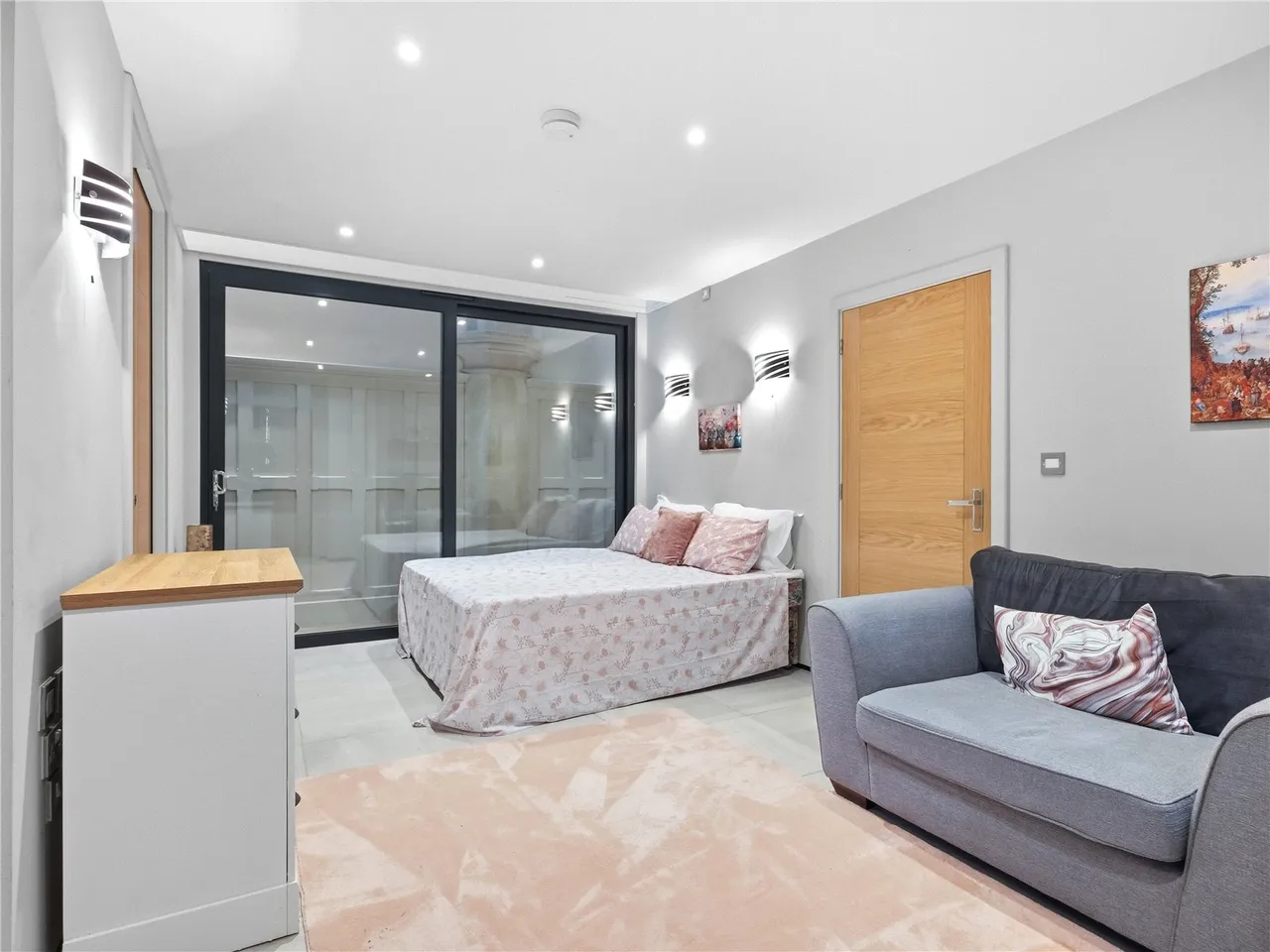 A remarkable former chapel where breathtaking ecclesiastical architecture meets luxurious contemporary living, set withi, photo 13
