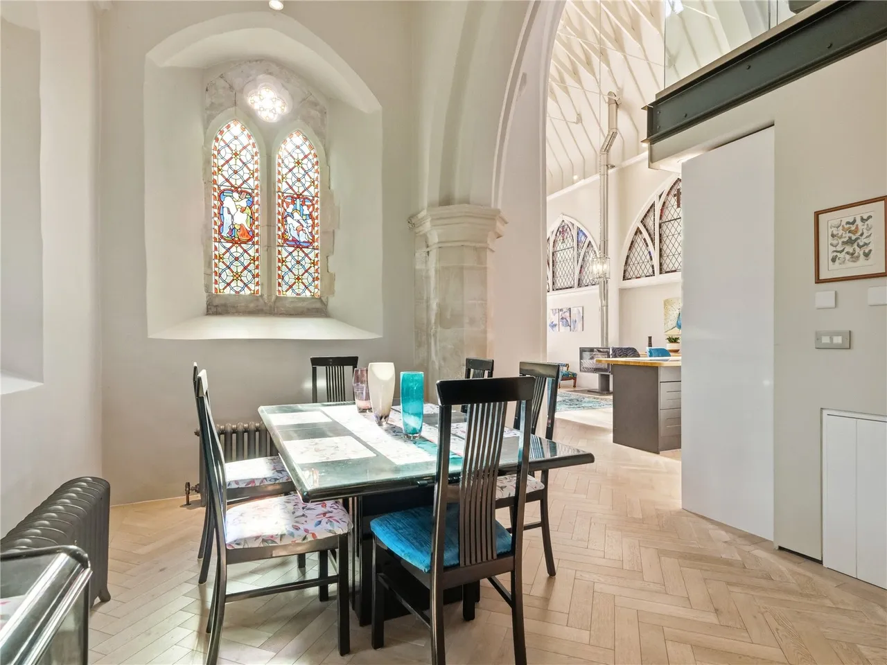 A remarkable former chapel where breathtaking ecclesiastical architecture meets luxurious contemporary living, set withi, photo 7