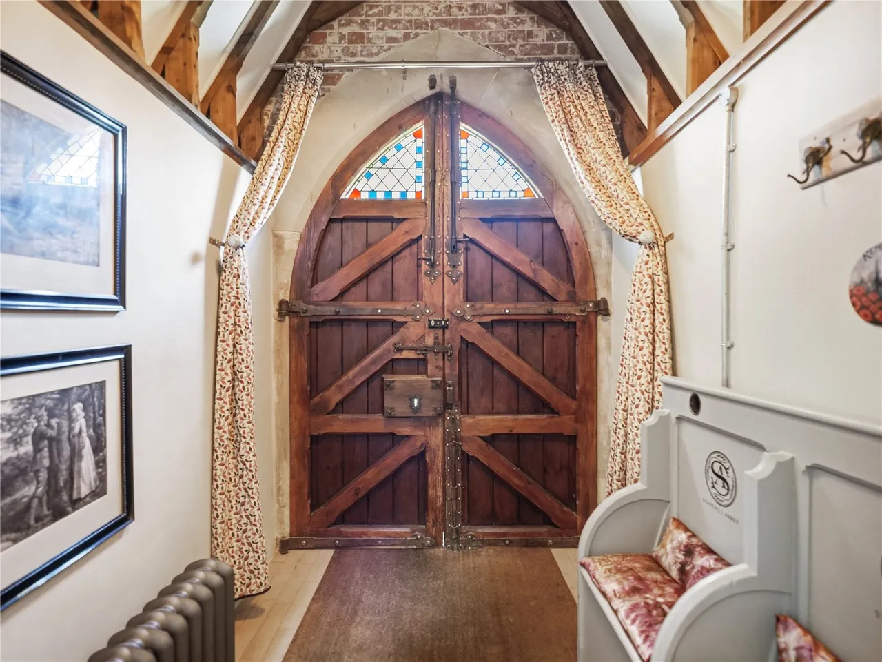 A remarkable former chapel where breathtaking ecclesiastical architecture meets luxurious contemporary living, set withi, photo 24