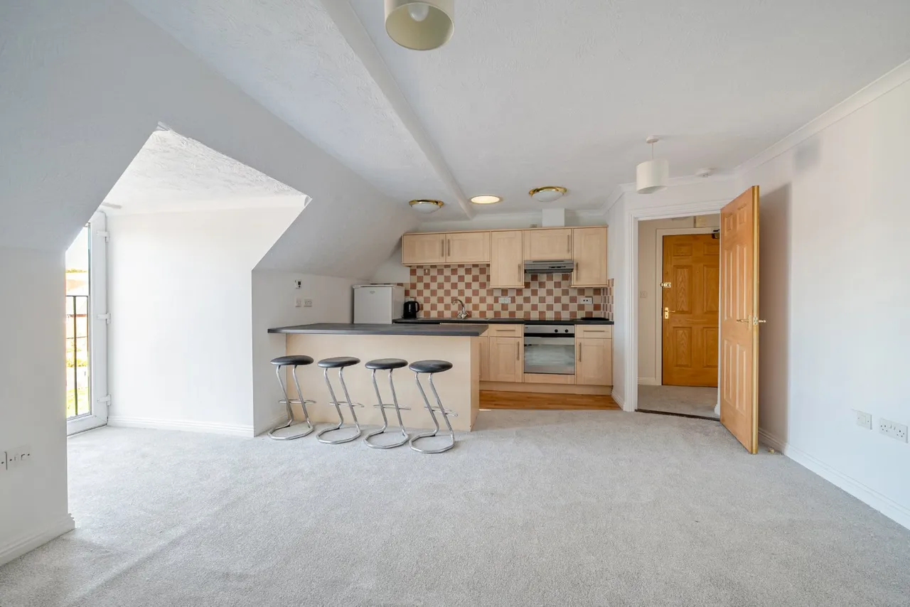 Greenfields Avenue, Alton, GU34, photo 5