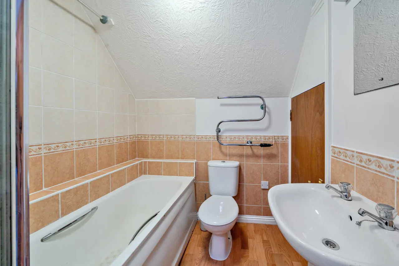 Greenfields Avenue, Alton, GU34, photo 9