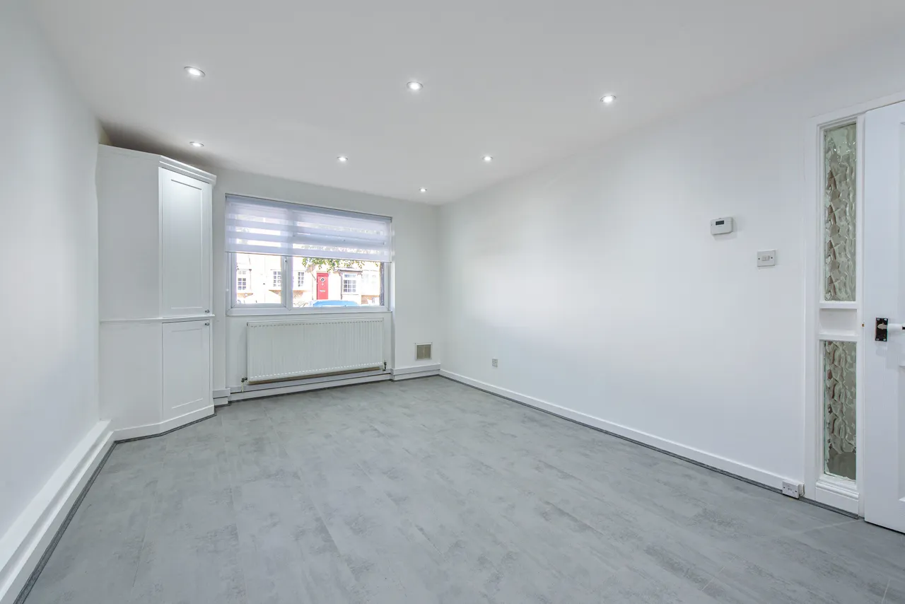 2 Wessex Court, West End Lane, Barnet, photo 3