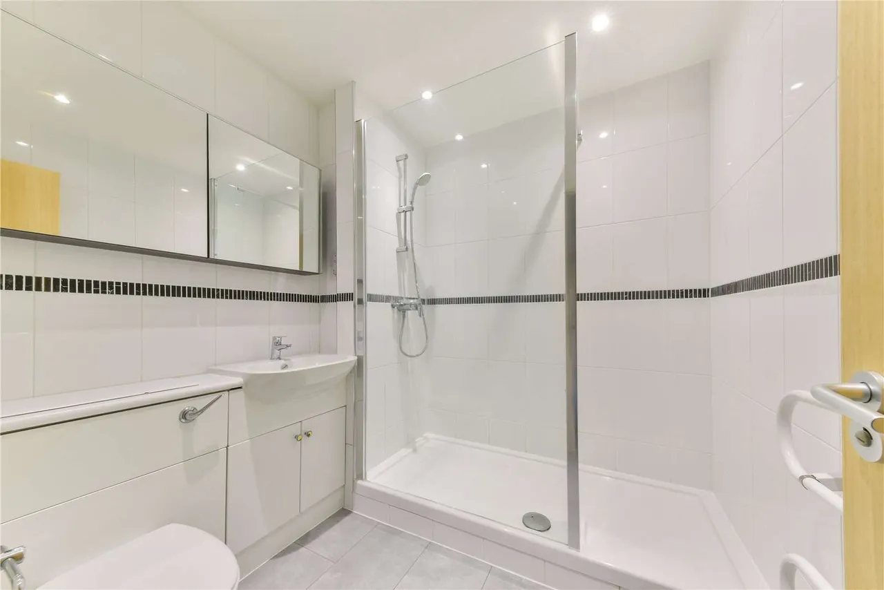 Boardwalk Place, London, E14 5SE, photo 6