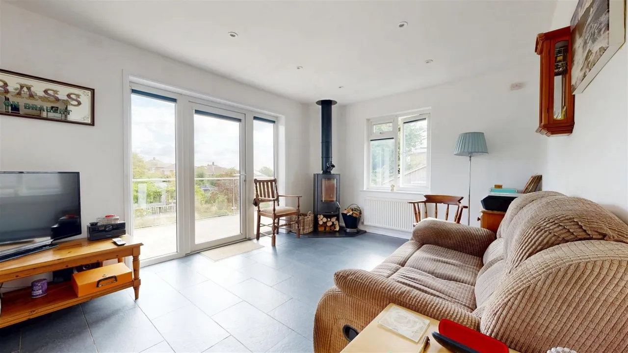 Blenheim Road, Weymouth, DT3, photo 2