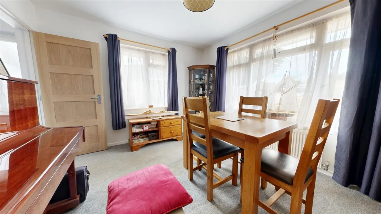 Blenheim Road, Weymouth, DT3, photo 3
