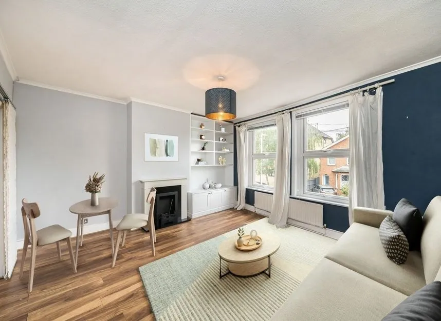 1 bed flat for sale — Tolworth Park Road, Surbiton, KT6