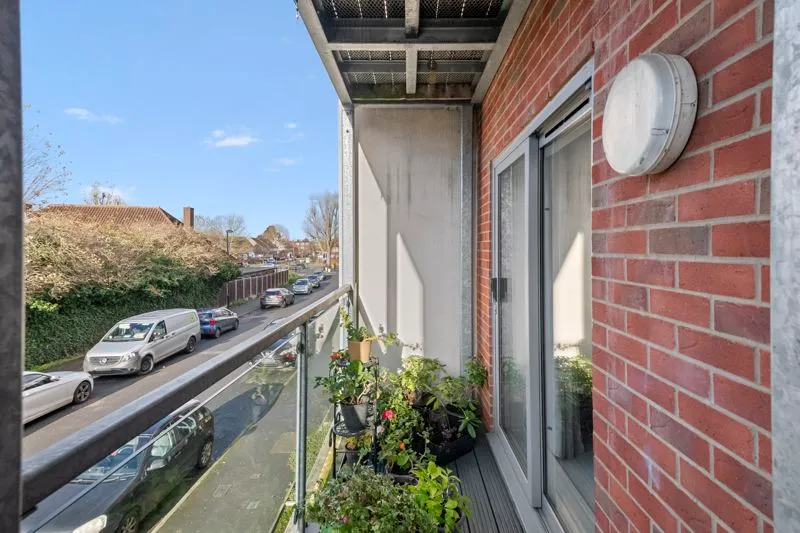 Taywood Road, Northolt, UB5, photo 13