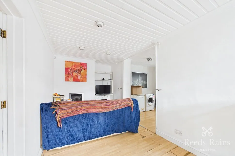 Toftshaw Lane, Bradford, BD4, photo 5