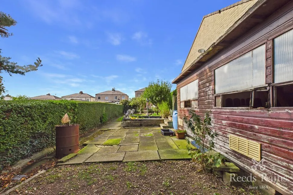 Toftshaw Lane, Bradford, BD4, photo 10
