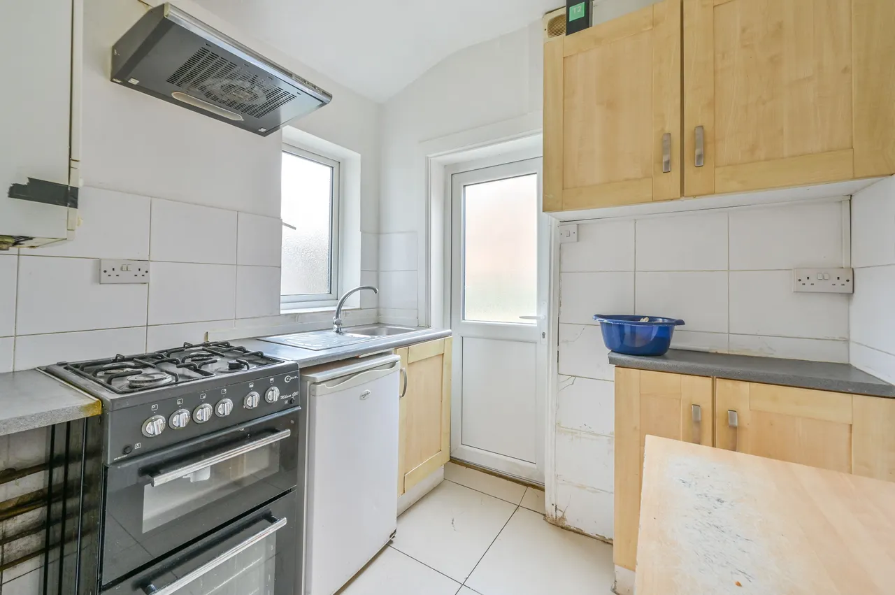 63 Victoria Road, London, photo 7