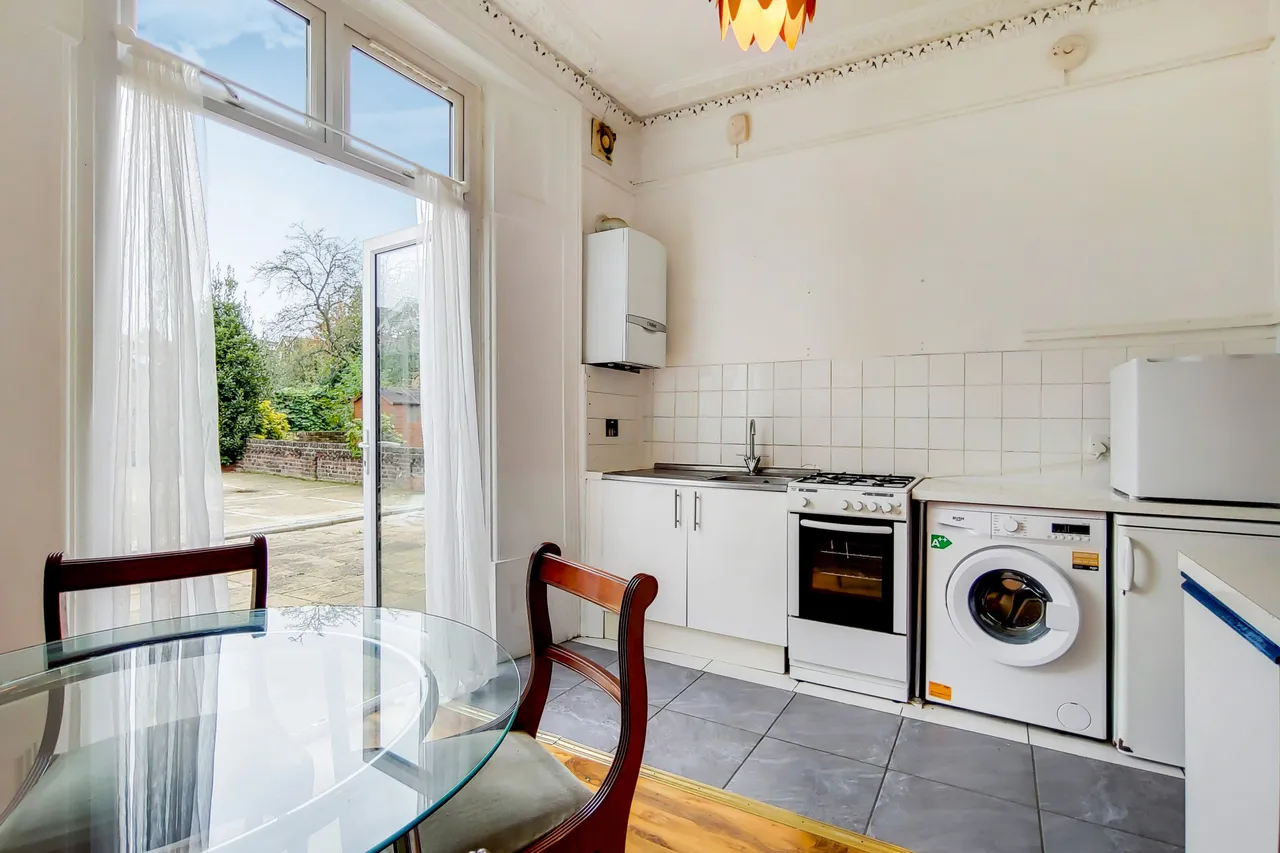 63 Victoria Road, London, photo 5
