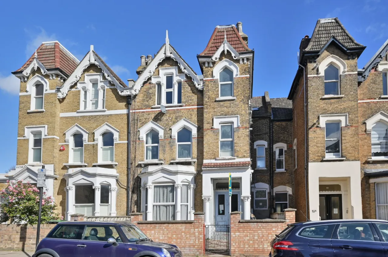 63 Victoria Road, London, photo 9