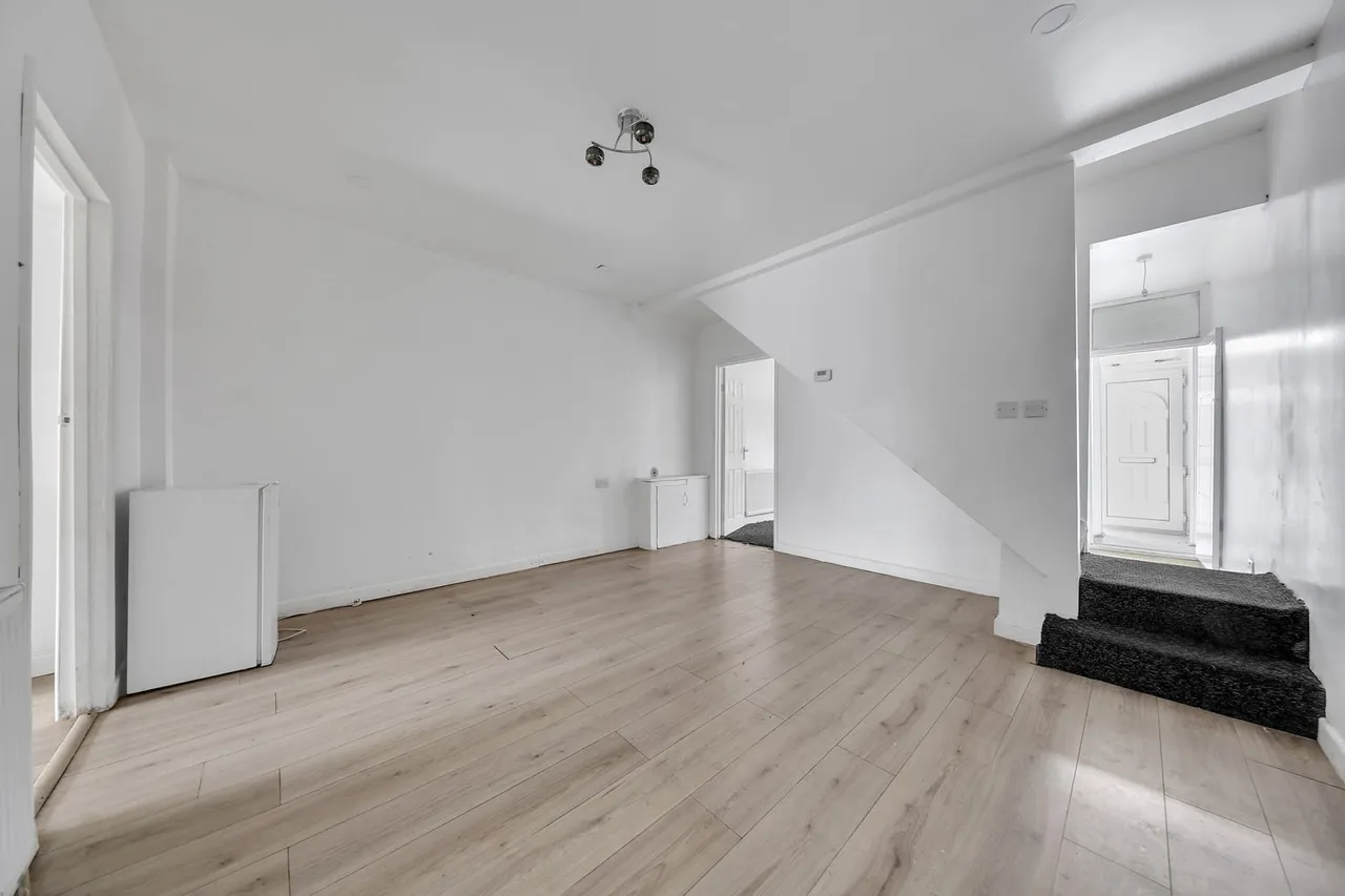 41 Becket Avenue, London, E6 6AE, photo 2