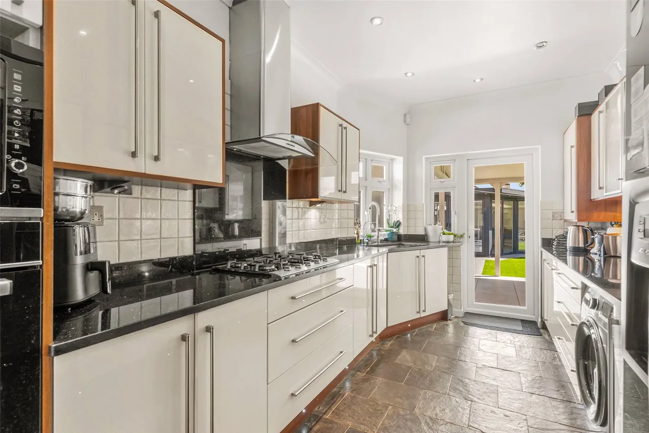 Gladstone Avenue, Twickenham, TW2 7PS, photo 5