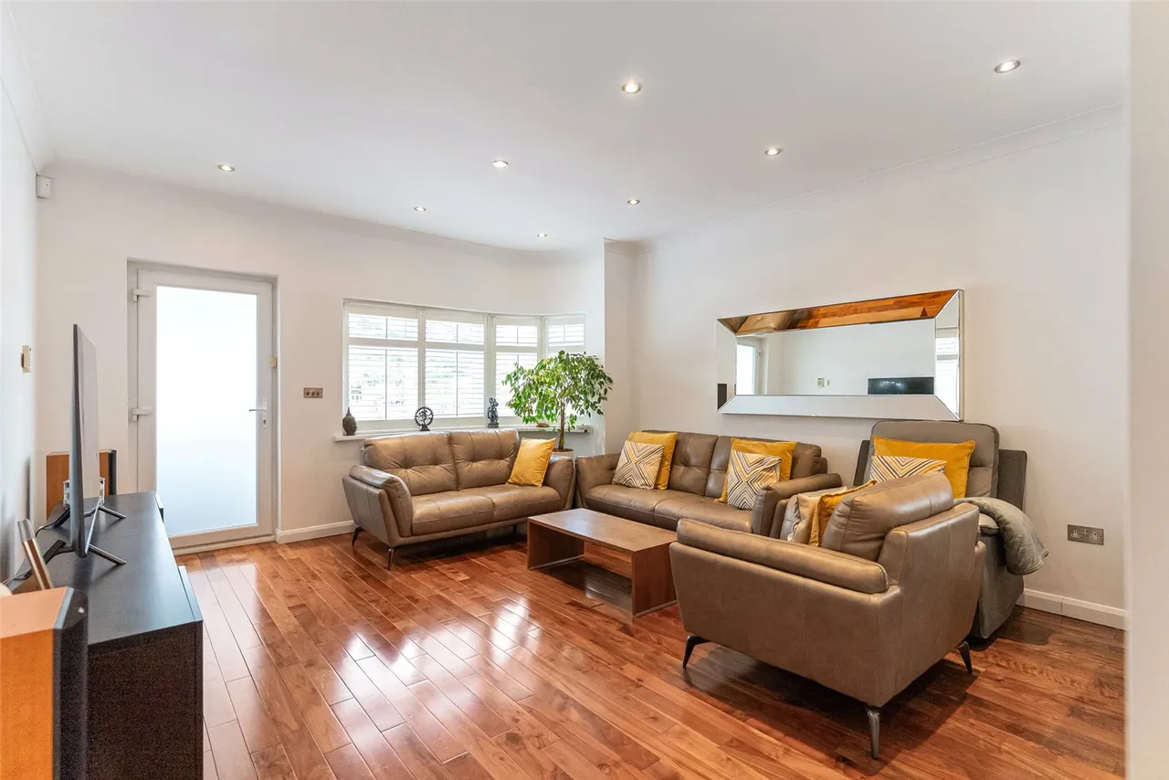 Gladstone Avenue, Twickenham, TW2 7PS, photo 4