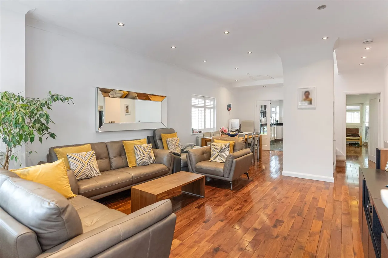 Gladstone Avenue, Twickenham, TW2 7PS, photo 3