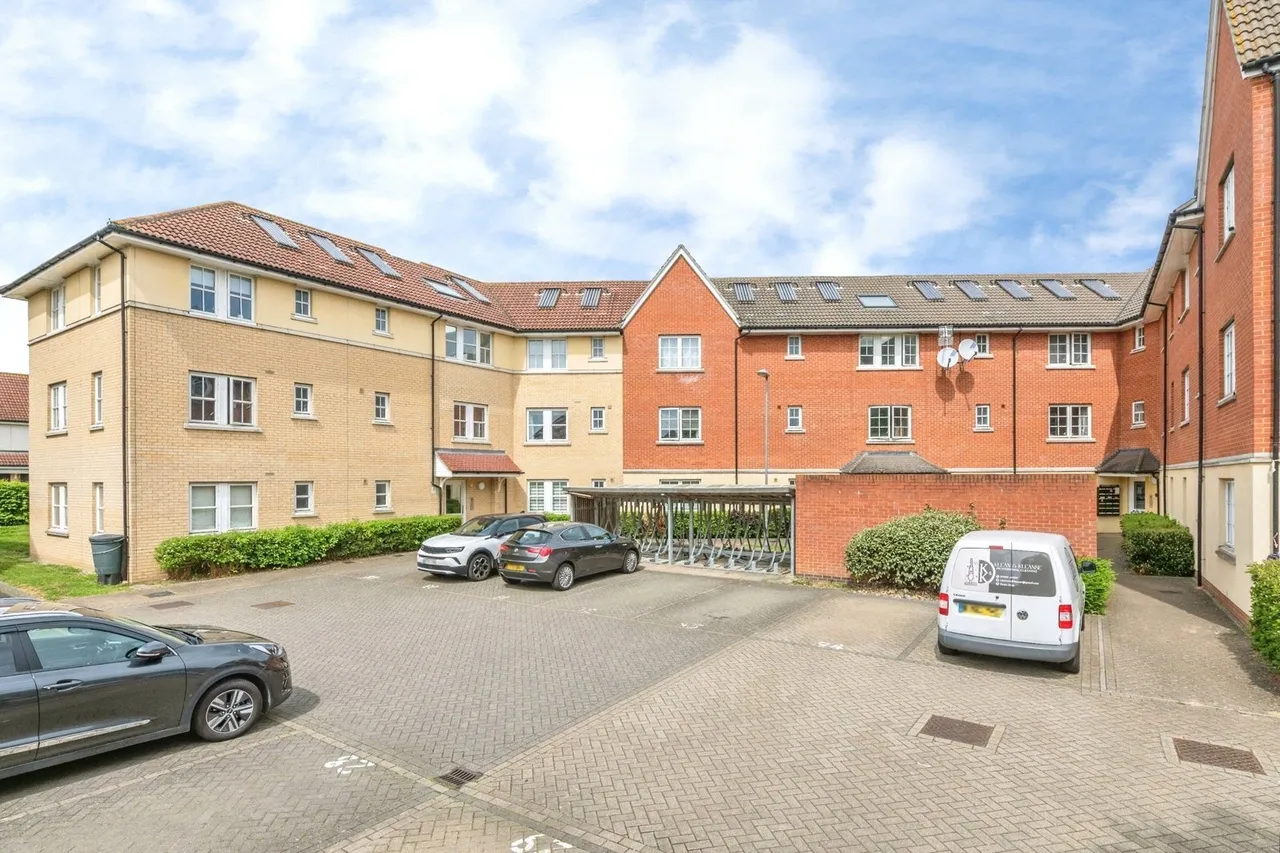 Cavell Court, Basildon, Essex, SS14, photo 5