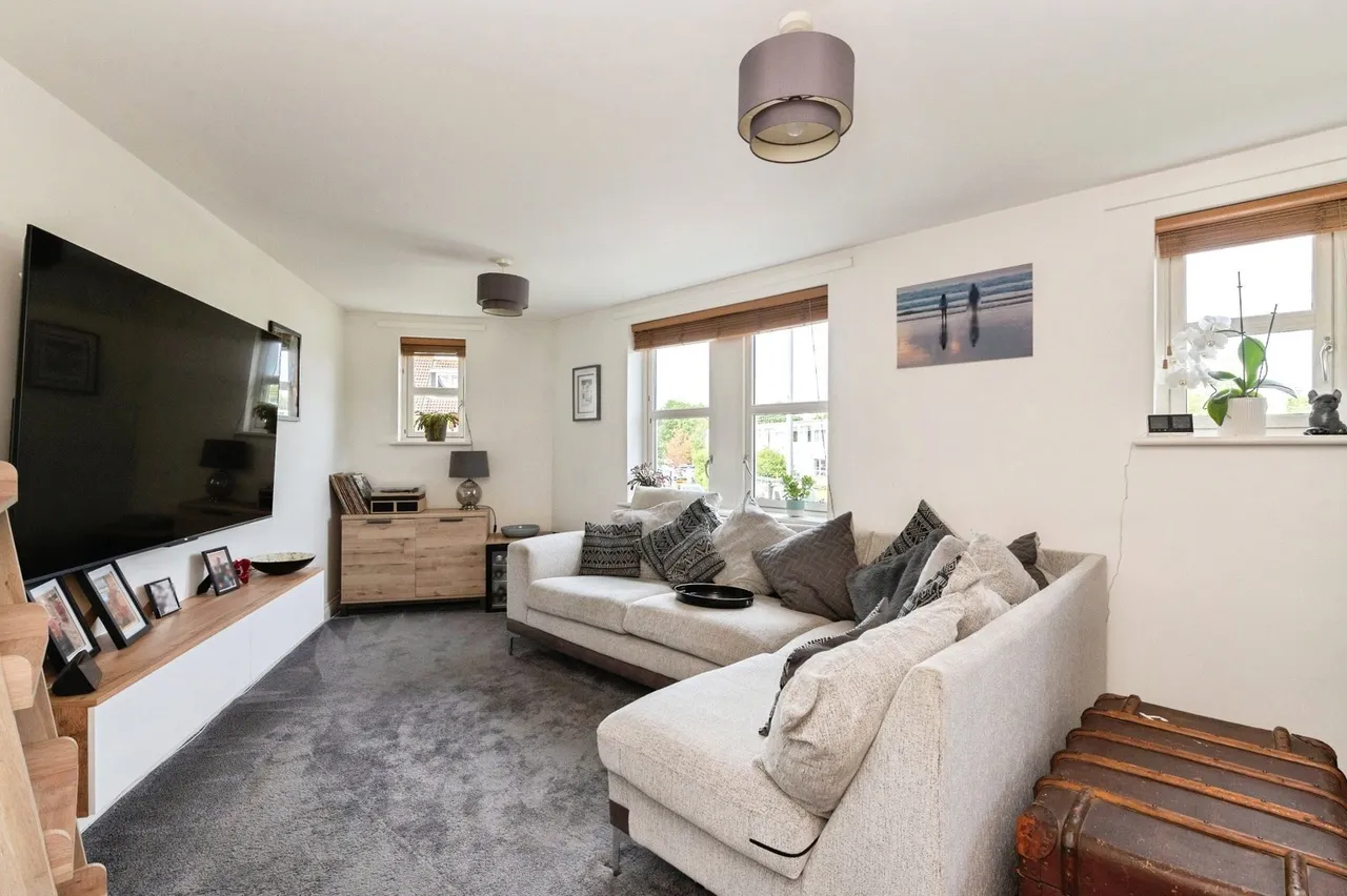 Cavell Court, Basildon, Essex, SS14, photo 2