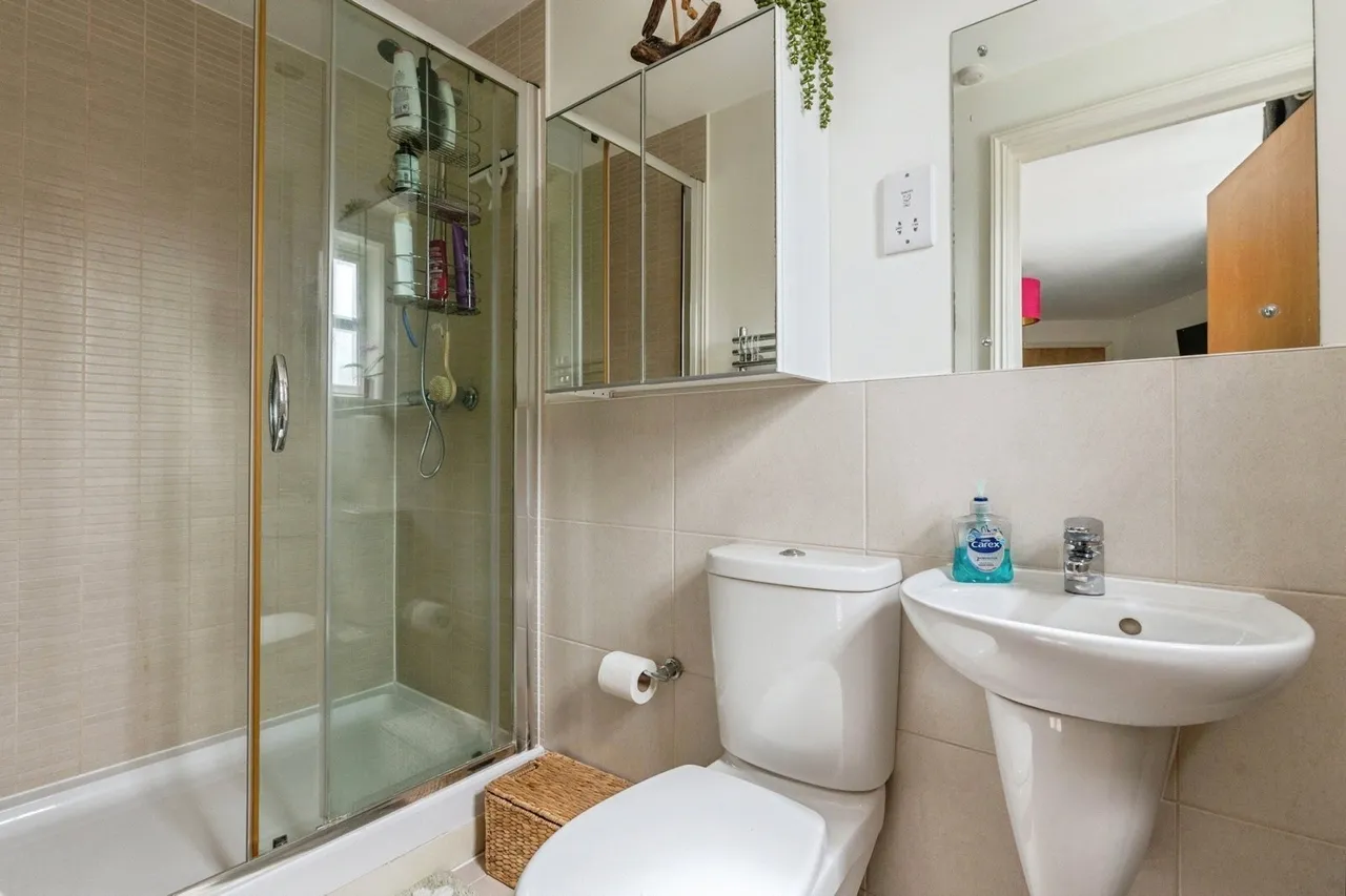 Cavell Court, Basildon, Essex, SS14, photo 4