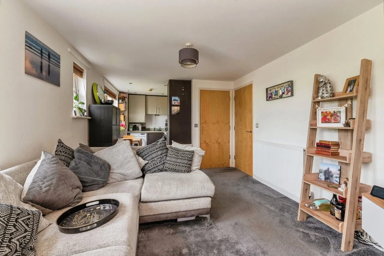 Cavell Court, Basildon, Essex, SS14, photo 9