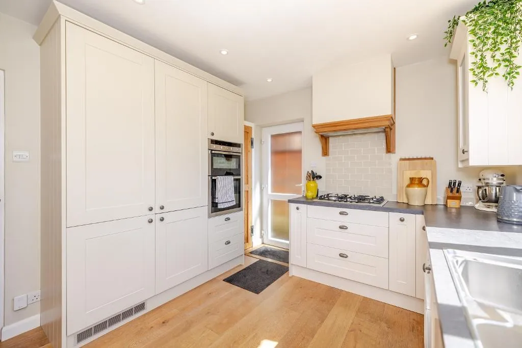 Ewhurst Avenue, Sanderstead, photo 13