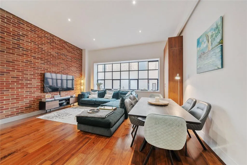 Grenville Place, NW7, photo 3