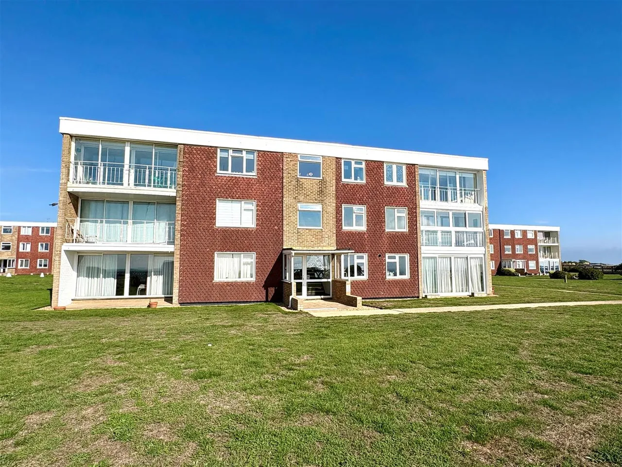2 bed flat to rent, Rackham Road, Littlehampton